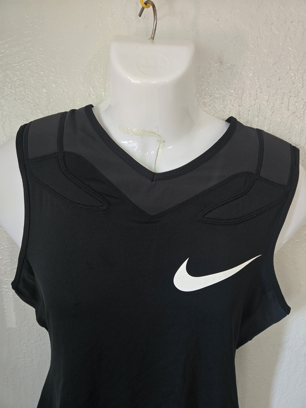 Nike Vapor Speed Black Athletic Sleeveless Top with White Swoosh - Picture 8 of 9